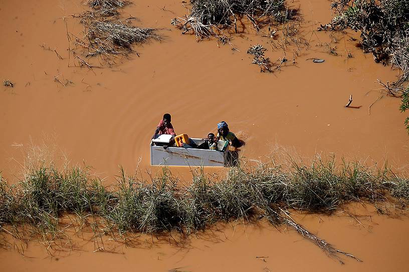 19 марта. Число жертв &lt;a href=&quot;https://www.kommersant.ru/gallery/3917151&quot;>циклона&lt;/a> и наводнения в Мозамбике превысило 200 человек. Более 100 человек погибли в Зимбабве