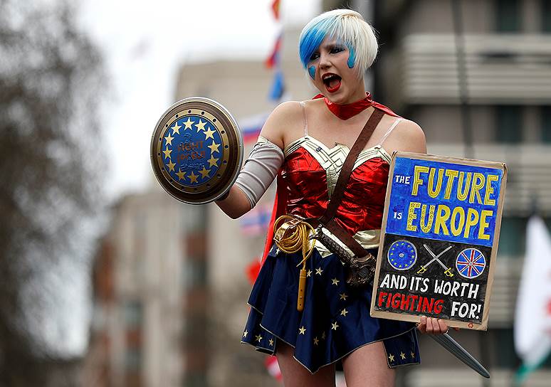Активистка выступает за повторный референдум о выходе Великобритании из ЕС