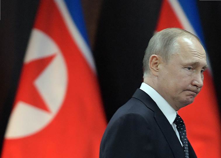 Российский лидер обращался к своему гостю со словами «уважаемый товарищ председатель», а Ким Чен Ын называл Владимира Путина «господином президентом»