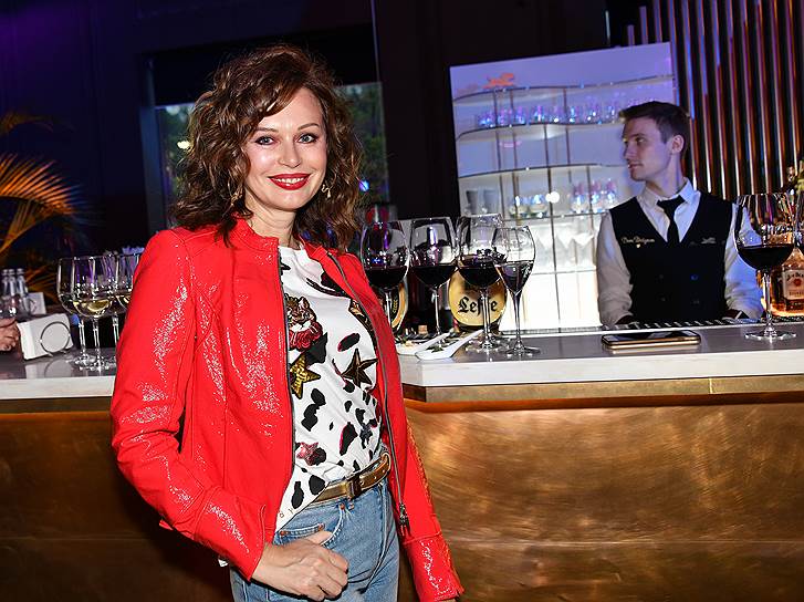 Актриса Ирина Безрукова во время церемонии вручения премии Glamour Influencers 