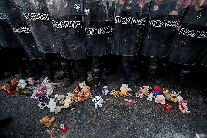 Переяслав-Хмельницкий, Киевская область, Украина. Акция протеста из-за предполагаемой гибели пятилетнего мальчика от рук полицейских 