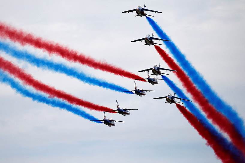 Выступление пилотов Военно-воздушных сил Франции 