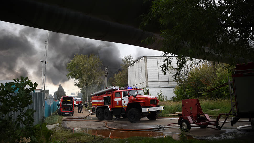 Из-за пожара перекрывали Осташковское и Волковское шоссе. Также движение было затруднено на участках МКАД, Ярославского шоссе, а также Олимпийского проспекта в Мытищах