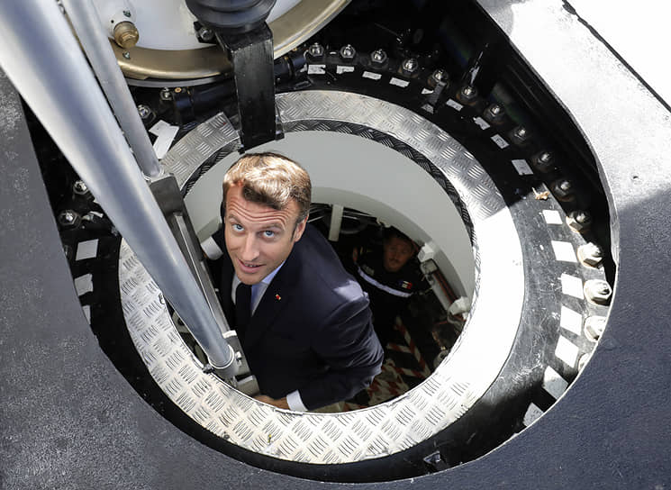 Президент Макрон с удовольствием познакомился с новой многоцелевой подводной лодкой
