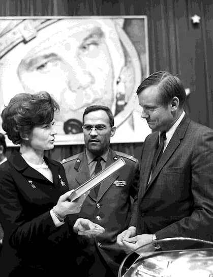 Первая женщина в космосе и первый человек на Луне в Звездном городке, 1970 год