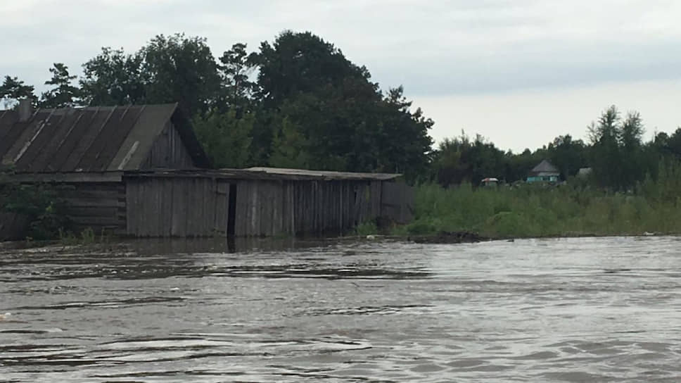 Более 42 тыс. человек частично или полностью лишились имущества из-за наводнения