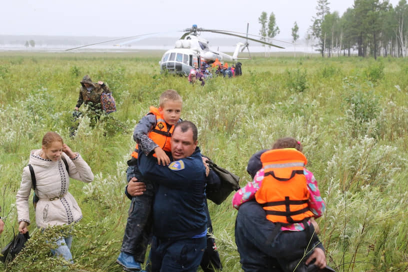 В ночь с 28 на 29 июля из-за наводнения в Иркутской области было эвакуировано более тысячи человек