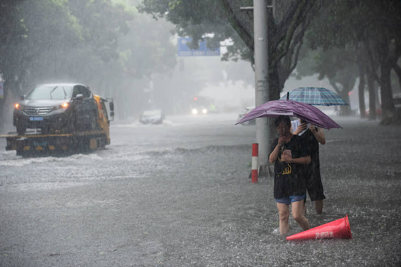 Смещение тайфуна из Китая на север приведет к сильным продолжительным ливням на Дальнем Востоке. Дожди ожидаются до конца недели в Хабаровском крае, Приморье и на востоке Амурской области