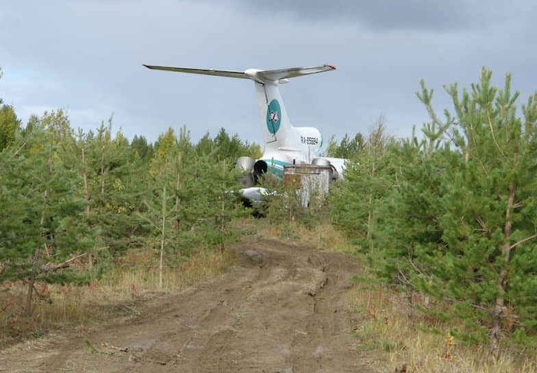 7 сентября 2010 года Ту-154М авиакомпании «Алроса» выполнял рейс ЯМ516 по маршруту город Удачный (Якутия)—Москва. На его борту произошла полная потеря электропитания, что привело к отключению навигационных систем и топливных насосов