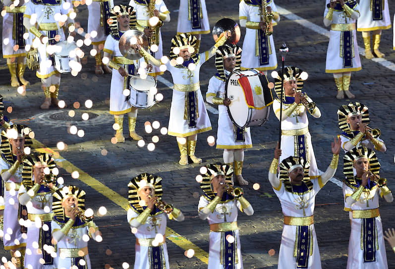 Военный оркестр Египта вышел на Красную площадь под «Марш победителей» из оперы «Аида» Джузеппе Верди