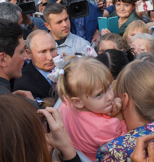 Тулун, Россия. Президент России Владимир Путин во время встречи с жителями в ходе рабочей поездки в Иркутскую область 