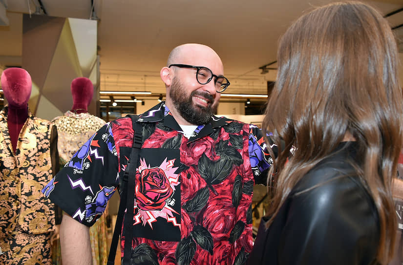 DJ Виталий Козак во время модной ночи Vogue Fashion’s Night Out 2019 в ЦУМе