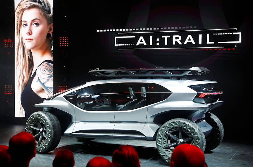 Audi завершила формирование квартета «умных» концепт-каров AI, представив внедорожный электромобиль AI:Trail quattro. Футуристичная машина со встроенными беспилотниками и «прозрачным» кузовом — именно так, по мнению марки, будут выглядеть внедорожники будущего