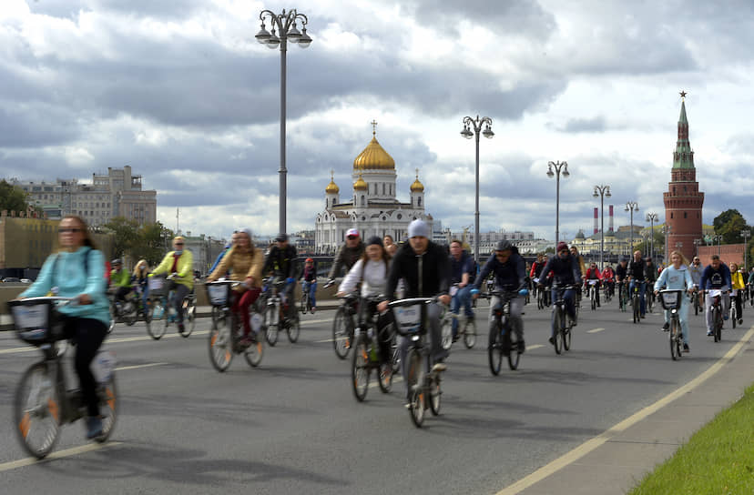 По словам главы столичного департамента транспорта Максима Ликсутова, в системе городского велопроката уже зарегистрировано более 1,5 млн пользователей, а количество станций велосипедов будет увеличиваться каждый год