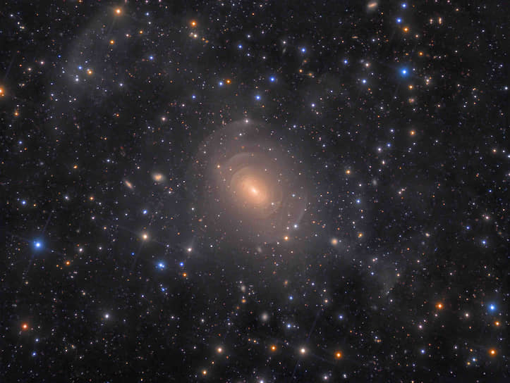 Номинация «Галактики». Победитель — Рольф Валь Олсен, «Оболочки эллиптической галактики NGC 3923 в созвездии Гидры»