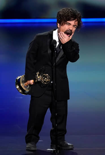 Актер Питер Динклэйдж получил награду в номинации «Лучшая мужская роль второго плана в драматическом сериале» за роль в «Игре престолов» 