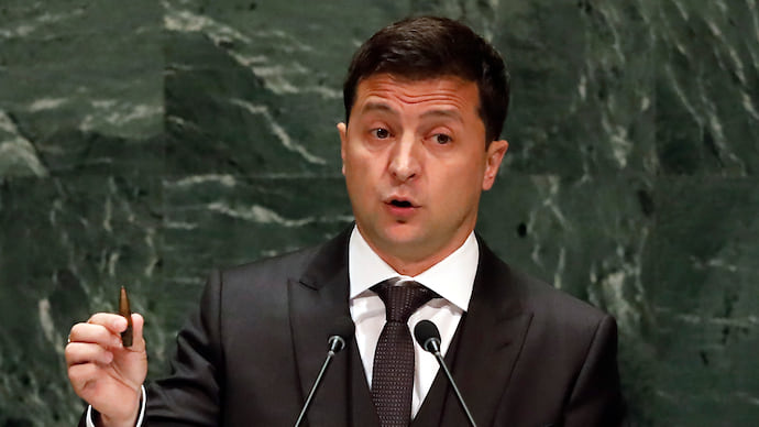 Владимир Зеленский открыл огонь по войне