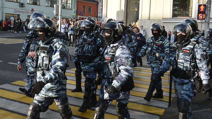 «На словах "Россия будет свободной" омоновец меня ударил дубинкой»