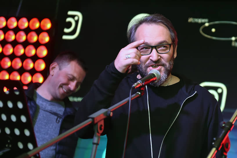 Журналист Михаил Козырев на вечеринке, посвященной премьере спектакля Мобильного художественного театра &quot;Рок-Тверская&quot; в &quot;Мумий Тролль Баре&quot;