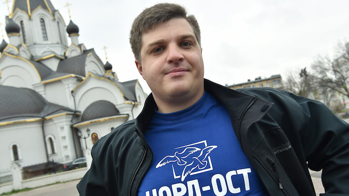 «Меня долго мучал вопрос: почему я тогда не побежал в заднюю дверь?»