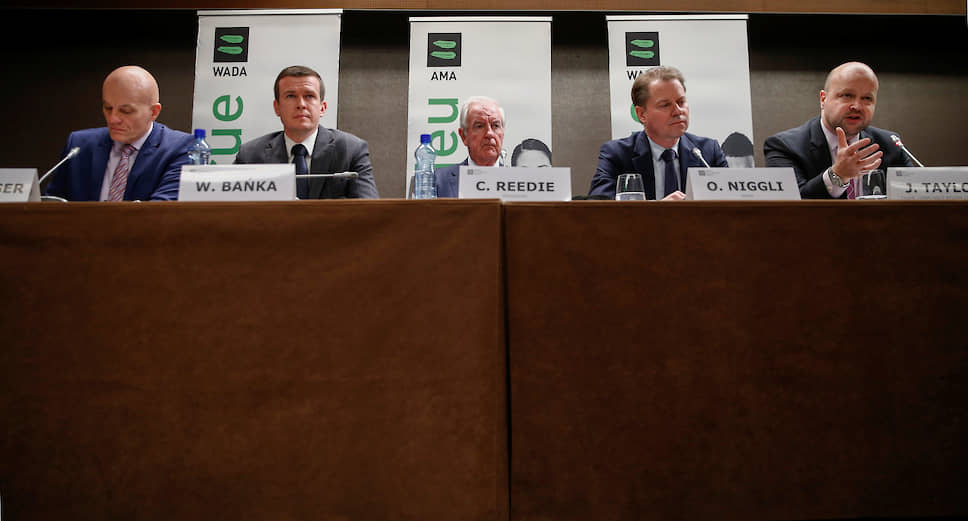 Члены исполкома WADA слева направо: руководитель департамента расследований Гюнтер Юнгер, будущий президент Витольд Банька, нынешний президент Крейг Риди, гендиректор Оливье Ниггли, а также председатель Комитета по соответствию Джонатан Тейлор