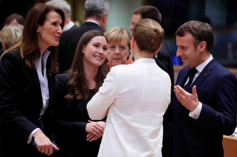 Брюссель, Бельгия. Слева направо: премьер-министр Бельгии Софи Вильмес, премьер-министр Финляндии Санна Марин, канцлер Германии Ангела Меркель, премьер-министр Дании Метте Фредериксен и президент Франции Эмманюэль Макрон на саммите лидеров Евросоюза  