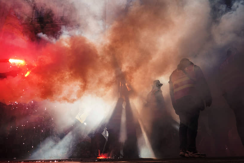 Лион, Франция. Демонстранты во время акции протеста против пенсионной реформы