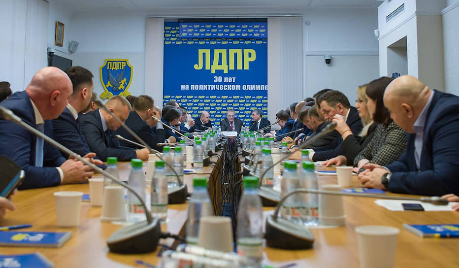 Заседание фракции ЛДПР с участием кандидата на пост премьер-министра Михаила Мишустина