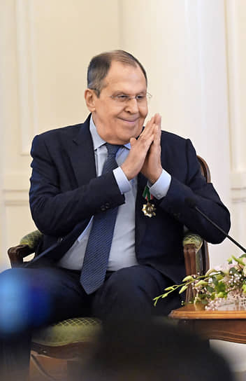 «Вы не понимаете русский? Пришло время выучить!»
&lt;BR>На фото: во время встречи руководства Группы стратегического видения «Россия — Исламский мир» с послами государств-членов Организации исламского сотрудничества, 2025 год