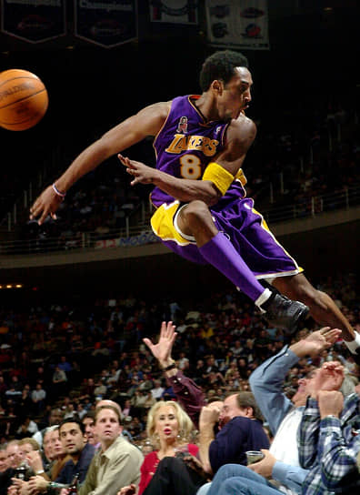 Изначально Брайант играл под номером 8, однако по ходу сезона 2005/06 сменил его на свой школьный — 24-й. По словам баскетболиста, он хотел заполучить эти цифры сразу после попадания в НБА, но на тот момент в «Лейкерс» они были заняты