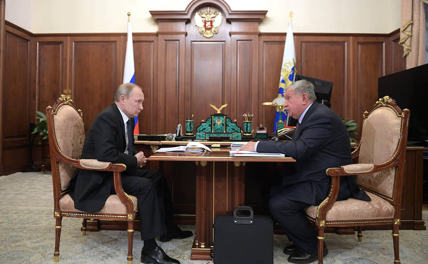 Встреча президента России Владимира Путина с главой компании «Роснефть» Игорем Сечиным в Кремле
