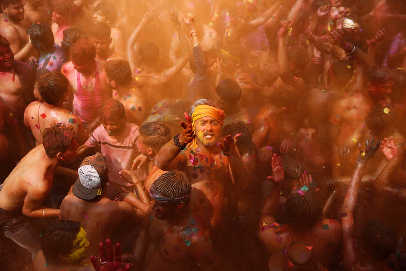 Аллахабад, Индия. Индийцы во время праздника весны Холи