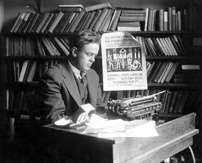 Американский журналист Джон Рид, автор книги «Десять дней, которые потрясли мир», заразился сыпным тифом в Баку и умер от него в Москве 17 октября 1920 года