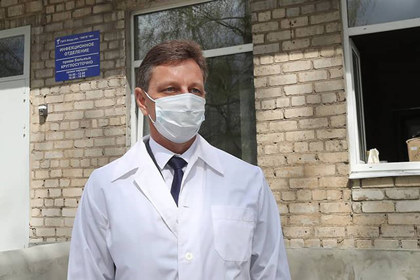 13 ноября губернатор Владимирской области Владимир Сипягин сообщил, что сдал положительный тест на коронавирус. 17 ноября глава региона был госпитализирован 