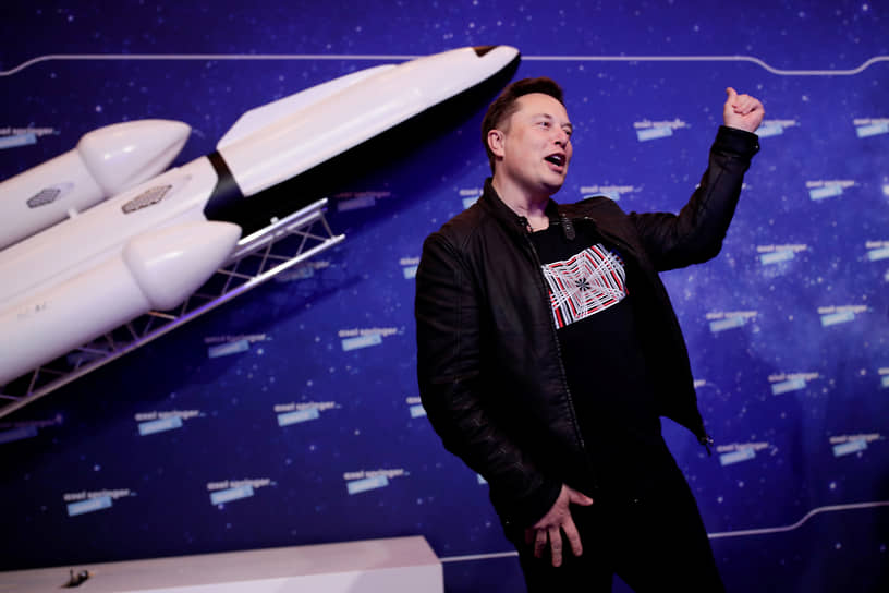 2 декабря основатель SpaceX Илон Маск заявил на конференции по случаю вручения премии Аксель-Шпрингер в Берлине, что уже переболел коронавирусом, хотя ранее сообщал, что его тесты на COVID-19 давали противоречивые результаты