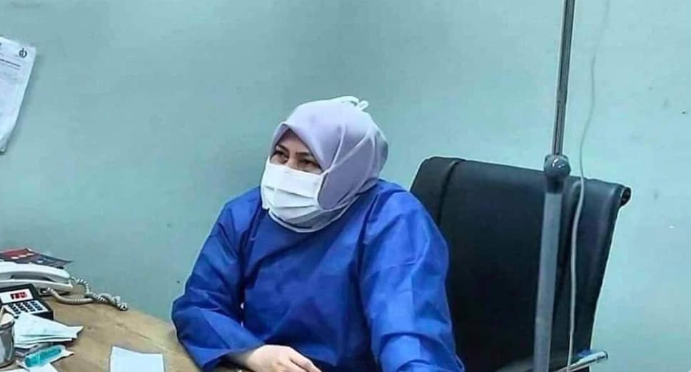 Иранская пресса называет героем доктора &lt;b>Ширин Рухани&lt;/b>, которая из-за нехватки медиков продолжала лечить тяжело больных пациентов даже после того, как заразилась сама. 23 марта женщина скончалась