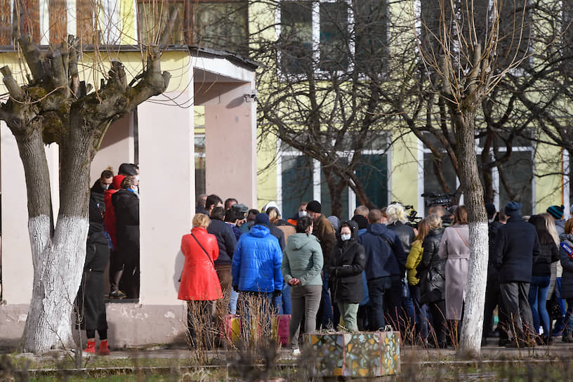 Последствия взрыва бытового газа в пятиэтажном жилом доме в Орехово-Зуево