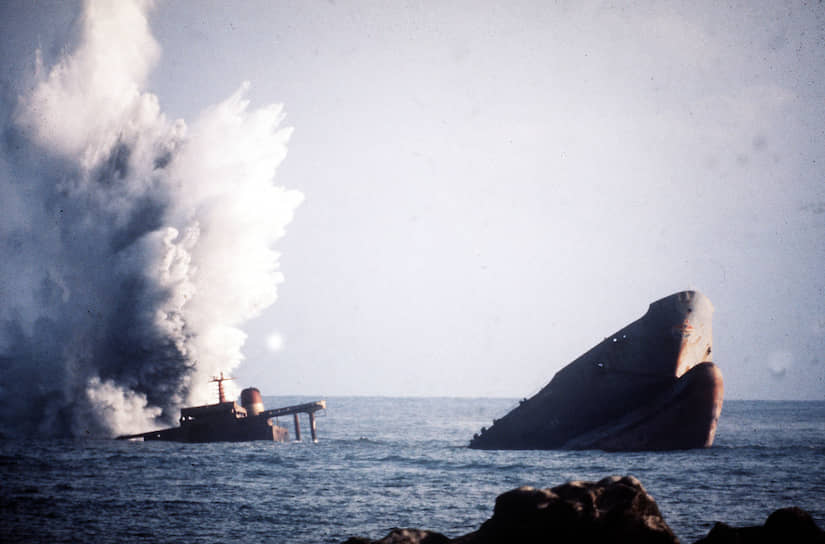 В марте 1978 года у побережья Бретани во Франции сел на мель американский танкер Amoco Cadiz. В воду вылилось 220 тыс. тонн нефти, было загрязнено около 300 км берега