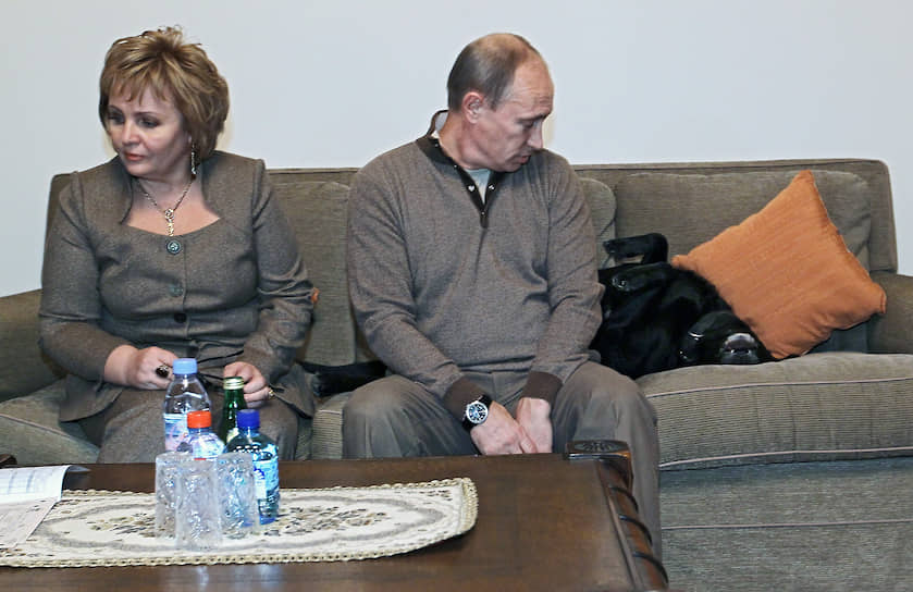 16 октября 2010 года. Владимир Путин и его супруга Людмила принимают участие в переписи населения 