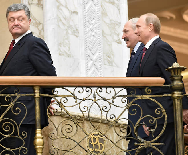 11 февраля 2015 года. С президентом Украины Петром Порошенко (слева) и президентом Белоруссии Александром Лукашенко на саммите по урегулированию кризиса на Украине