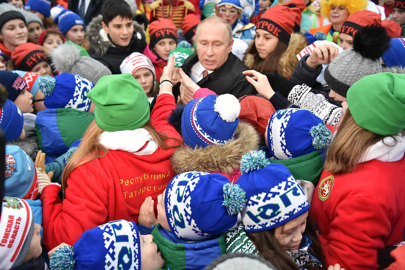 26 декабря 2017 года. На встрече с детьми, приехавшими на новогоднюю елку в Кремль