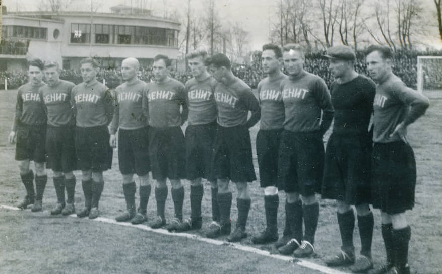 В том же году ЛМЗ был передан в ведение Народного комиссариата вооружения, имевшего собственное спортивное общество «Зенит». С чемпионата СССР 1940 года команда начала выступать под новым названием — «Зенит»