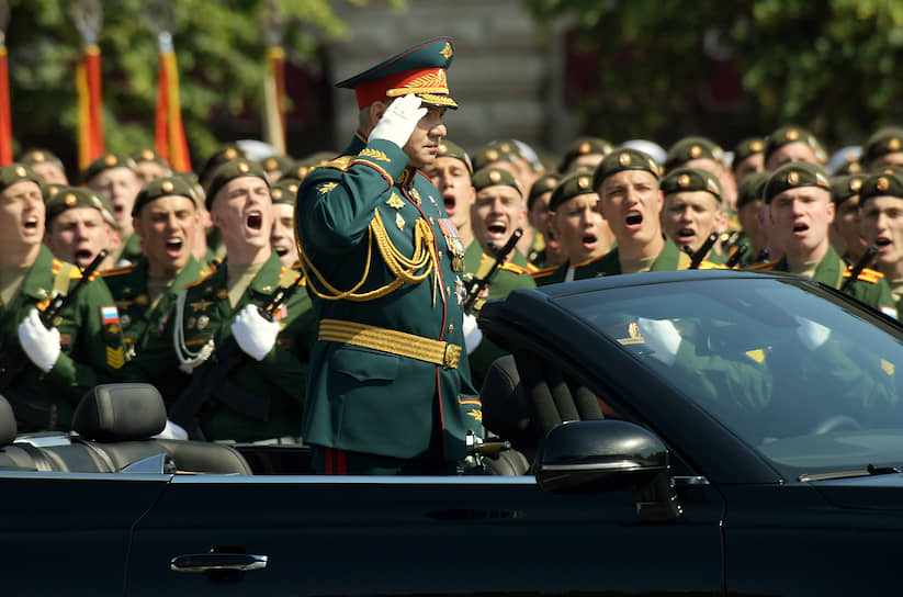 Министр обороны России Сергей Шойгу во время парада на Красной площади