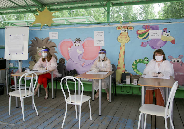 Избирательный участок на территории детского сада в Новосибирске 