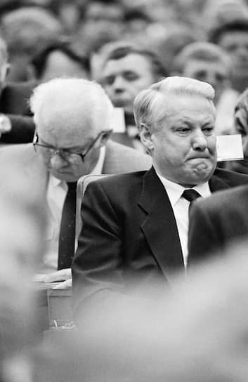 Председатель Верховного совета РСФСР Борис Ельцин предложил переименовать КПСС в партию демократического централизма и разрешить в ней свободу фракций. Его предложение не нашло поддержки