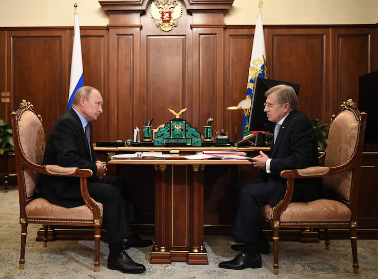 Президент Владимир Путин и гендиректор «Аэрофлота» Виталий Савельев