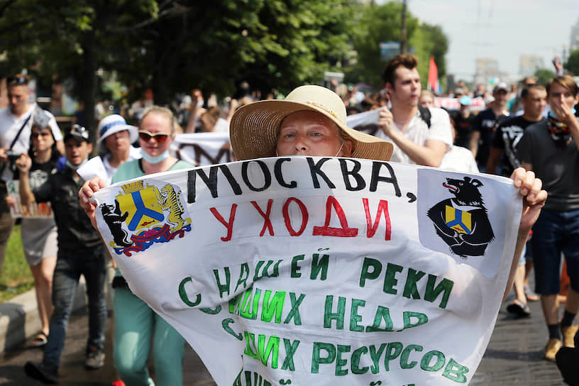 После шествия к отправной точке на площади Ленина вернулись около 3 тыс. человек