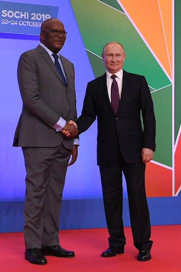 Президент Буркина-Фасо Рок Марк Кристиан Каборе, как и большинство африканских лидеров, в октябре 2019 года принял участие в саммите Россия—Африка в Сочи