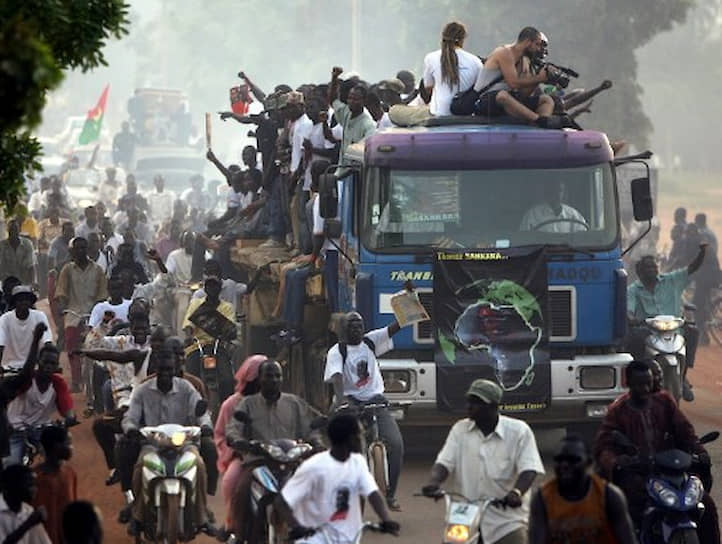 В 2007 году поклонники Томаса Санкары отметили 20-летие со дня его смерти демонстрациями. Действующим президентом Буркина-Фасо в то время был Блез Компаоре. В 2014 году Компаоре лишился власти, а в 2015 году был выписан ордер на его арест в связи с обвинением в причастности к убийству Санкары