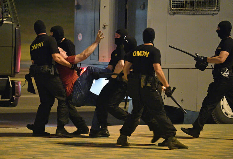 Задержание протестующих в Минске